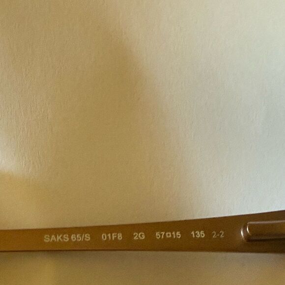 NWOT Saks Fifth Ave Sunglasses & Hard Case. - Picture 7 of 7